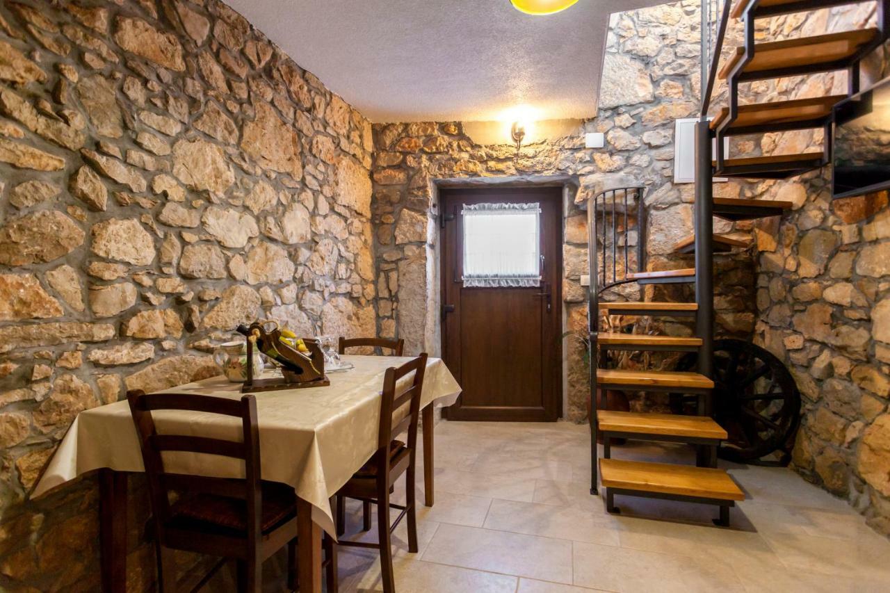 Apartments Nella Sveti Anton  Zewnętrze zdjęcie