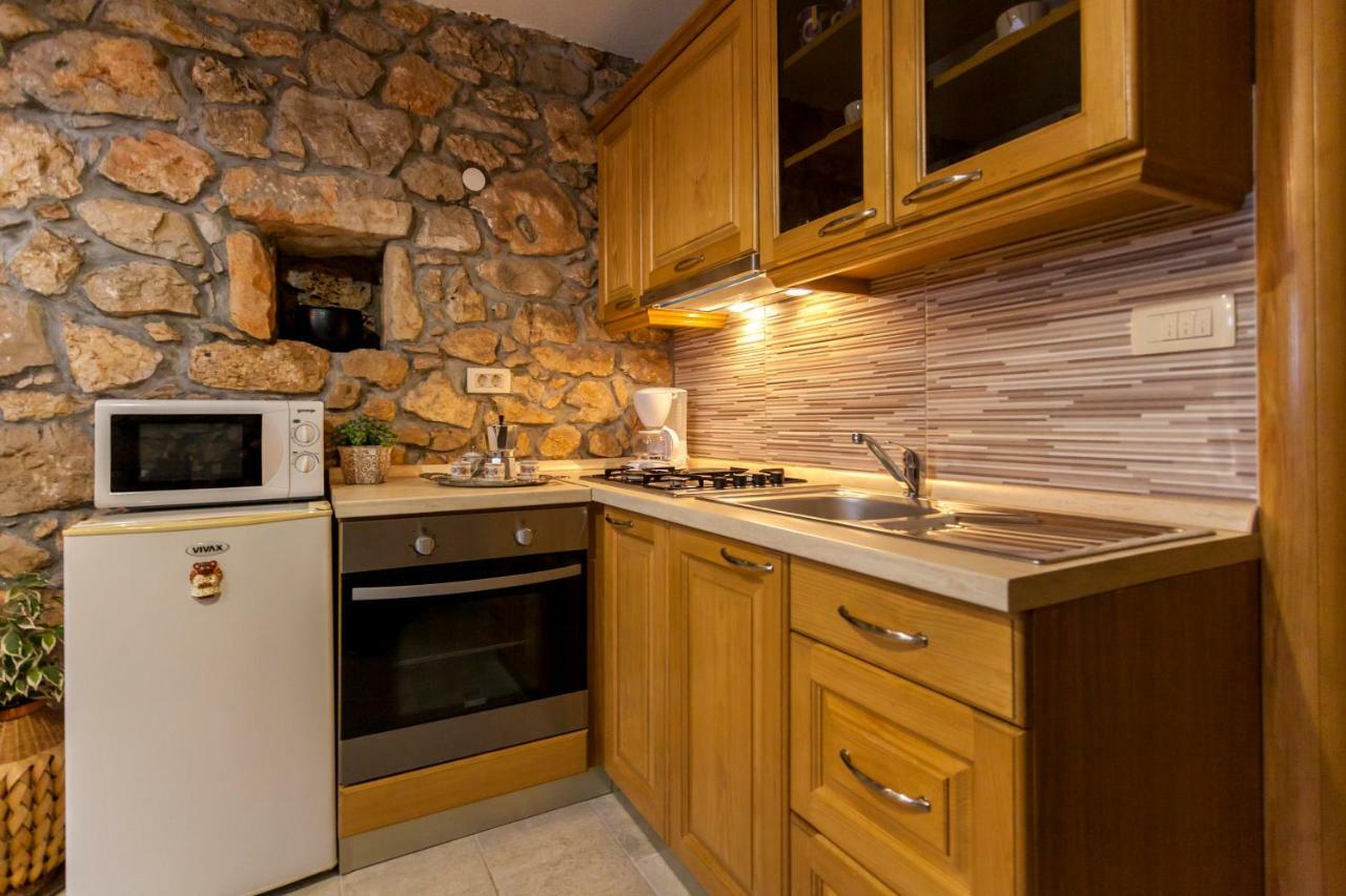 Apartments Nella Sveti Anton  Zewnętrze zdjęcie
